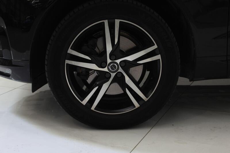 2018 Volvo XC60 in Black — image 11 of 74