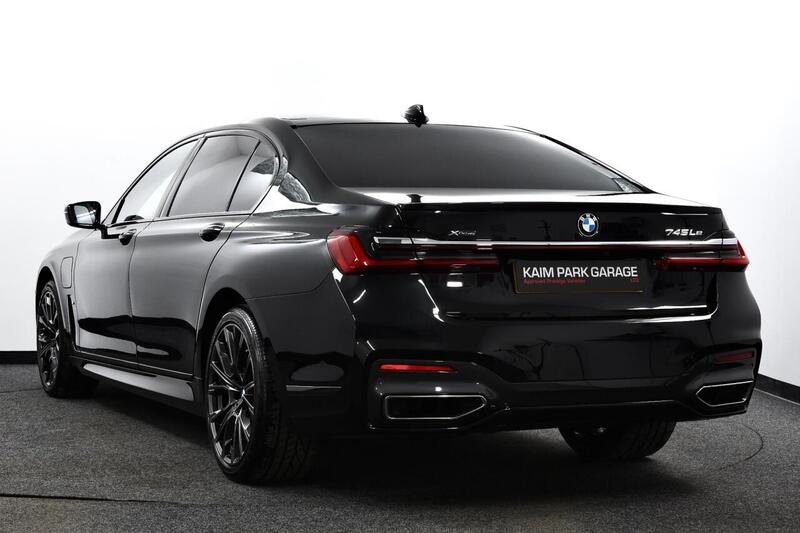 BMW 7 Series view 5