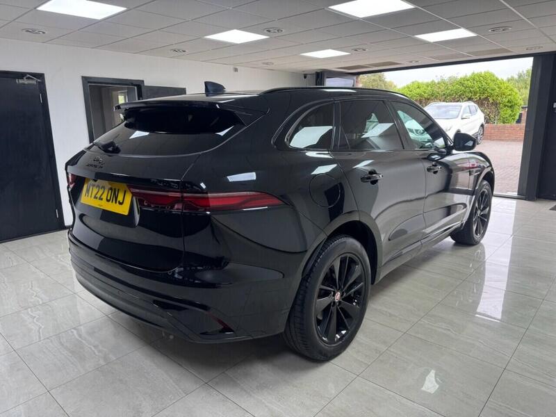 Jaguar F-Pace view 3