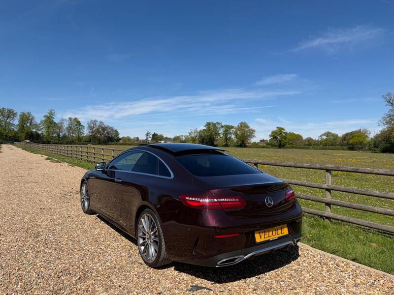 Mercedes-Benz E-Class view 5
