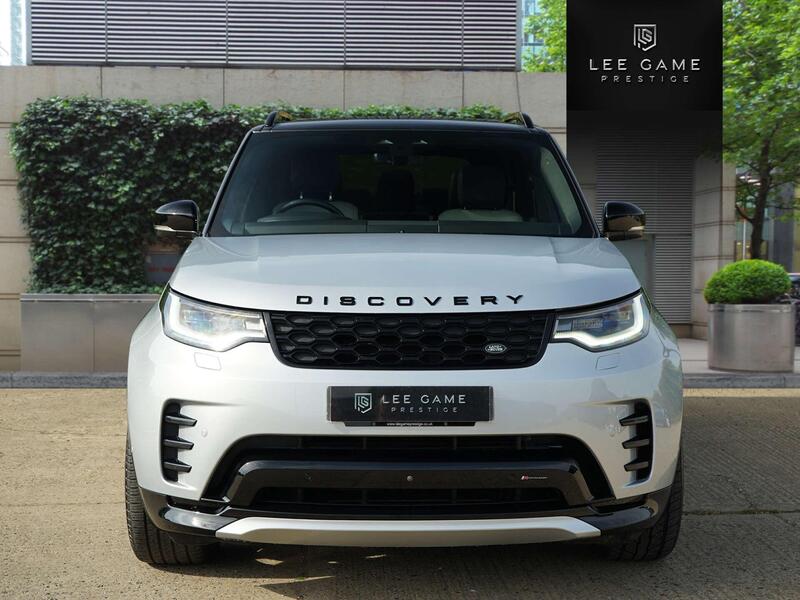 Land Rover Discovery view 3