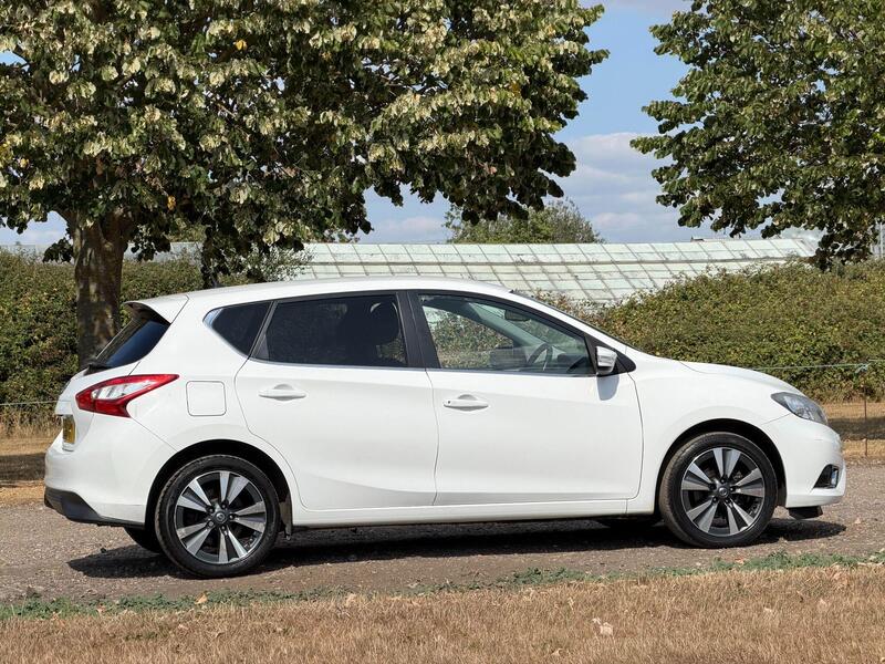 Nissan Pulsar view 4