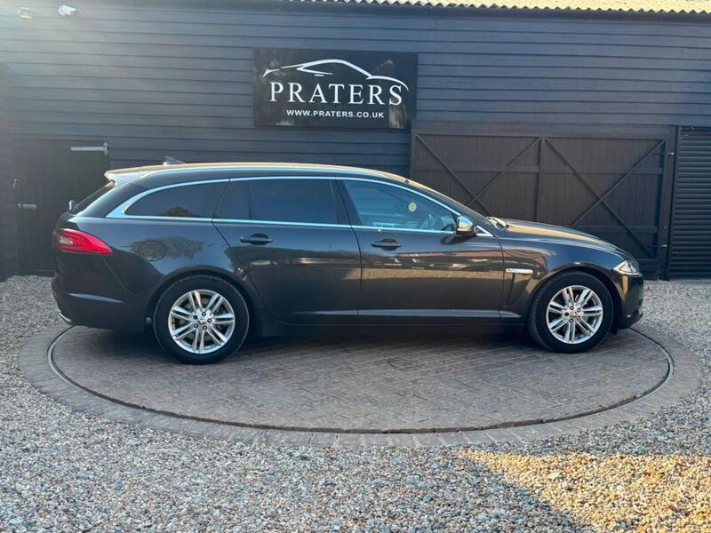 Jaguar XF view 5