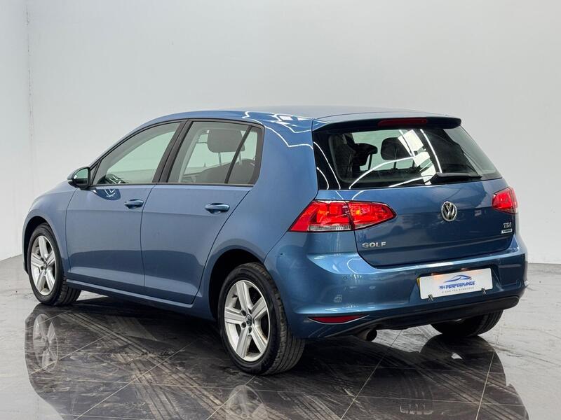 Volkswagen Golf view 6