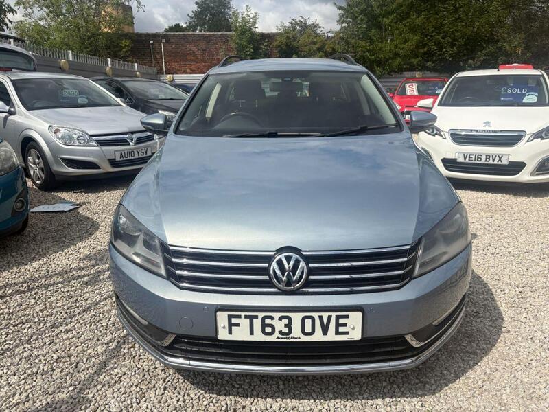 Volkswagen Passat view 2