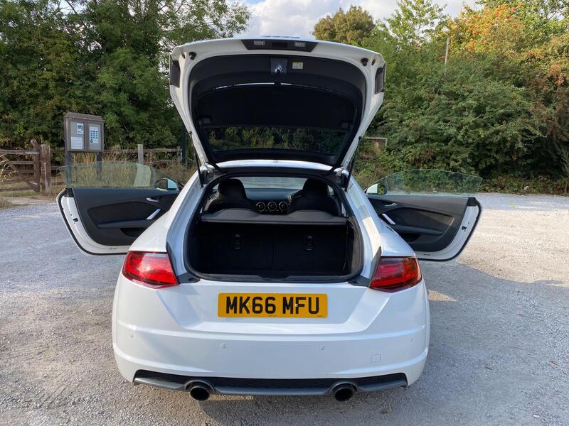 Audi TT view 6