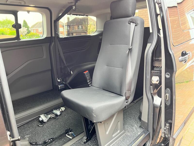 Ford Tourneo Custom view 13
