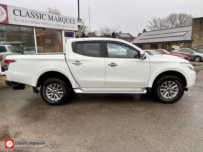 Mitsubishi L200 view 7