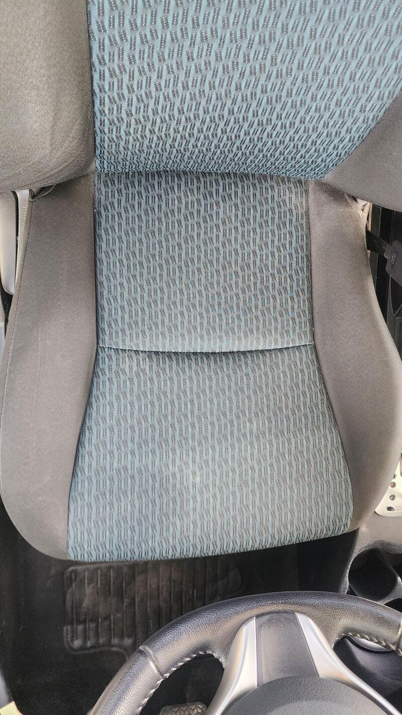 2012 Toyota Yaris — photo 38