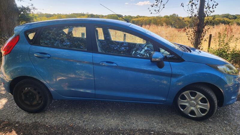 2009 Ford Fiesta — photo 14