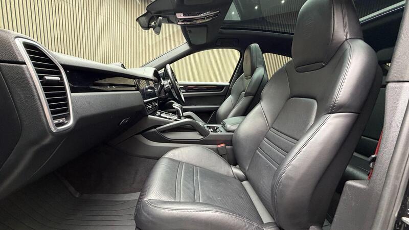 Porsche Cayenne view 3