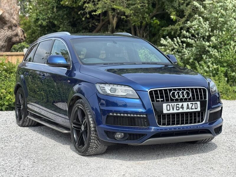 Audi Q7 view 4
