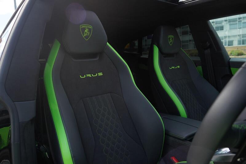 Lamborghini Urus view 3