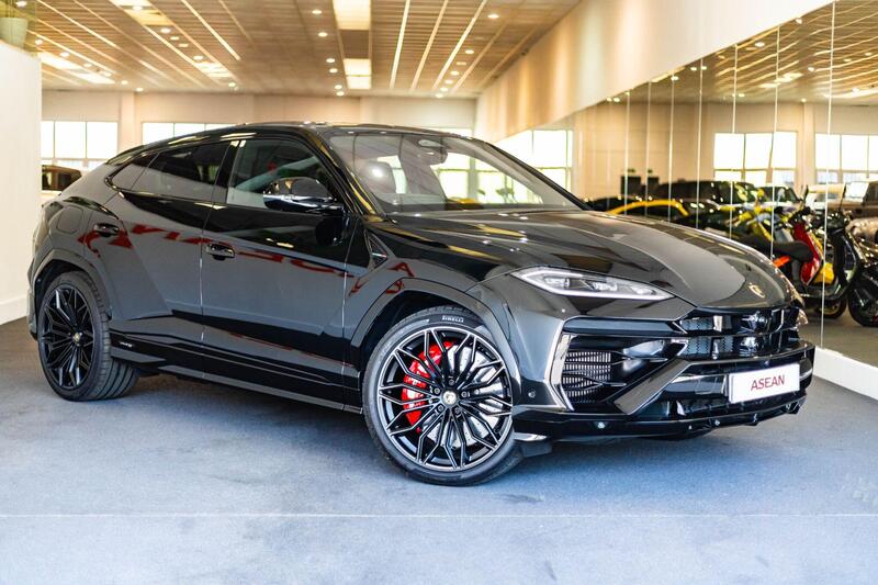 Lamborghini Urus main image