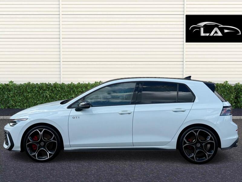Volkswagen Golf view 3