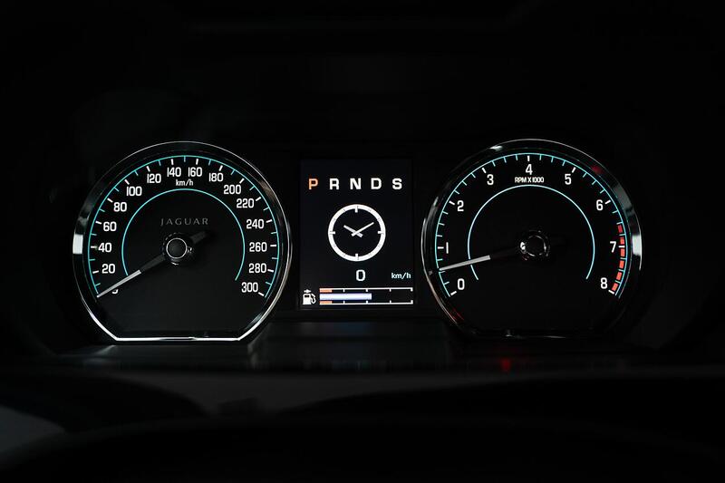 Jaguar XK view 7