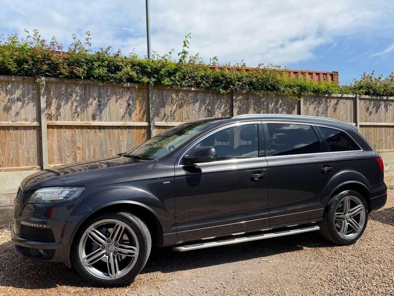 Audi Audi Q7 view 5