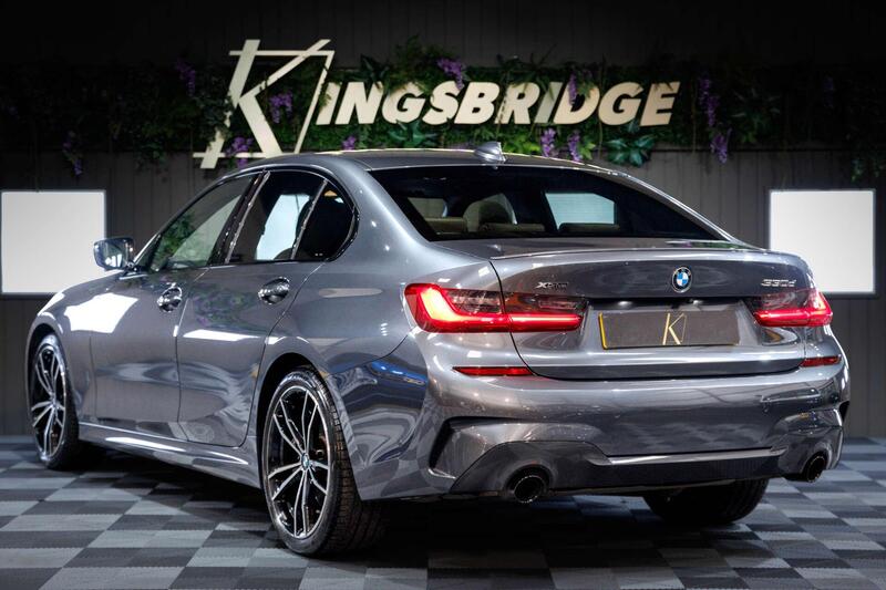 BMW 3 Series view 6