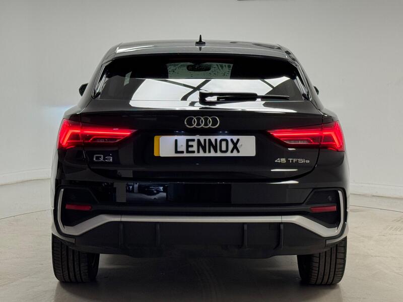 Audi Q3 view 6