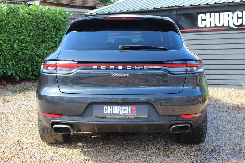 Porsche Macan view 19
