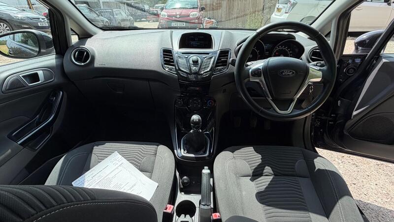 2014 Ford Fiesta — photo 10
