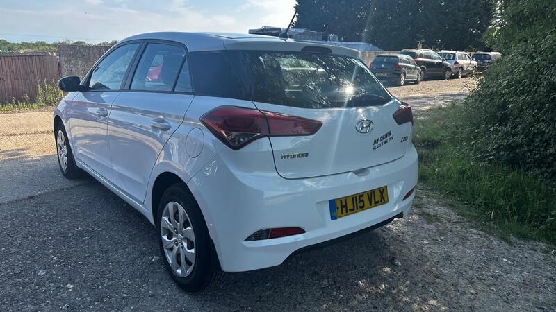 2015 Hyundai i20 — photo 5