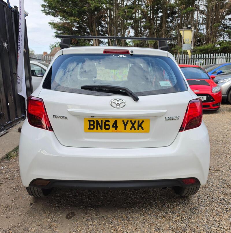 Toyota Yaris 1.33 Dual VVT-i Icon Euro 5 5dr Euro 5 thumbnail 5