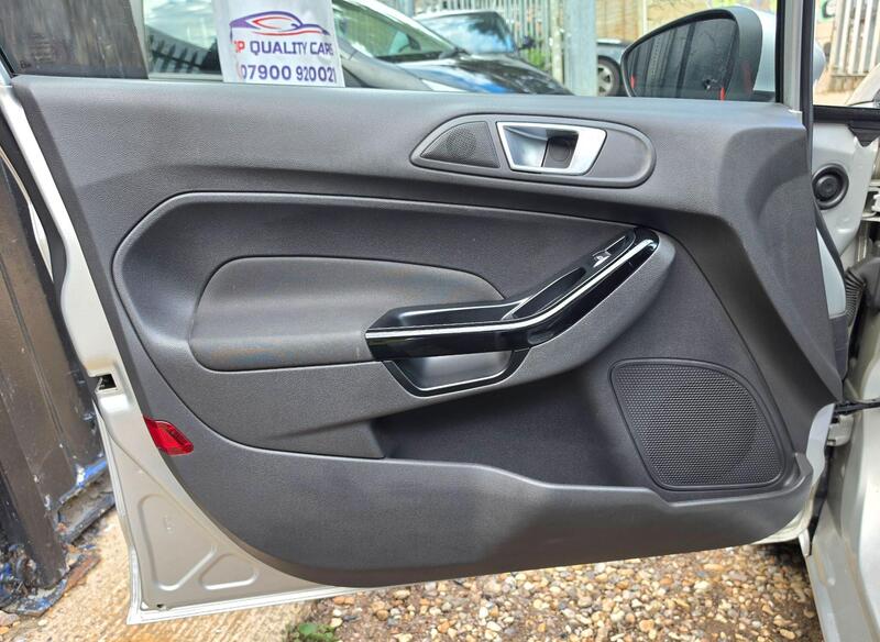 Ford Fiesta 1.25 Zetec Euro 6 5dr thumbnail 21