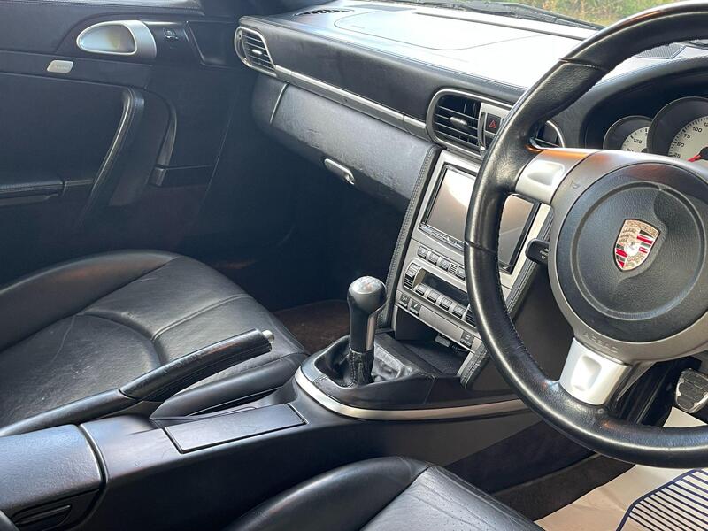 Porsche 911 view 27