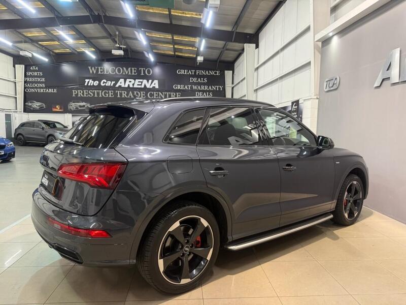 Audi Q5 view 6