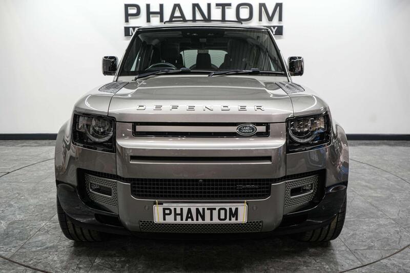Land Rover Defender 130 view 5