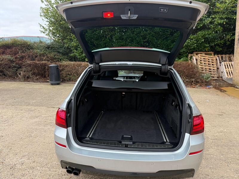 BMW 5 Series view 7
