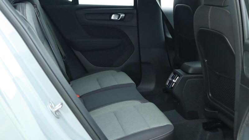 Volvo XC40 view 6
