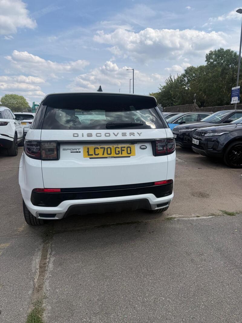 Land Rover Discovery Sport view 3