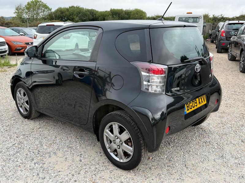 Toyota Iq view 6