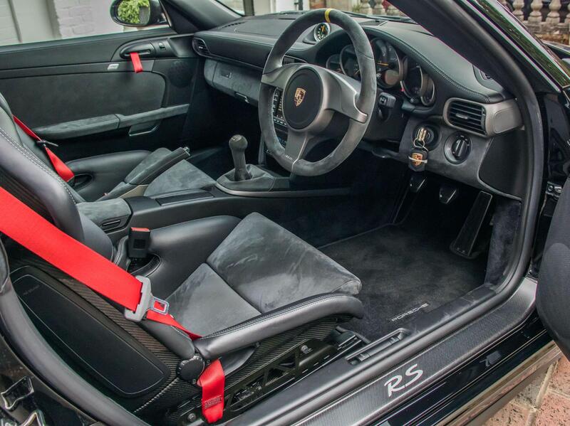 Porsche 911 view 3