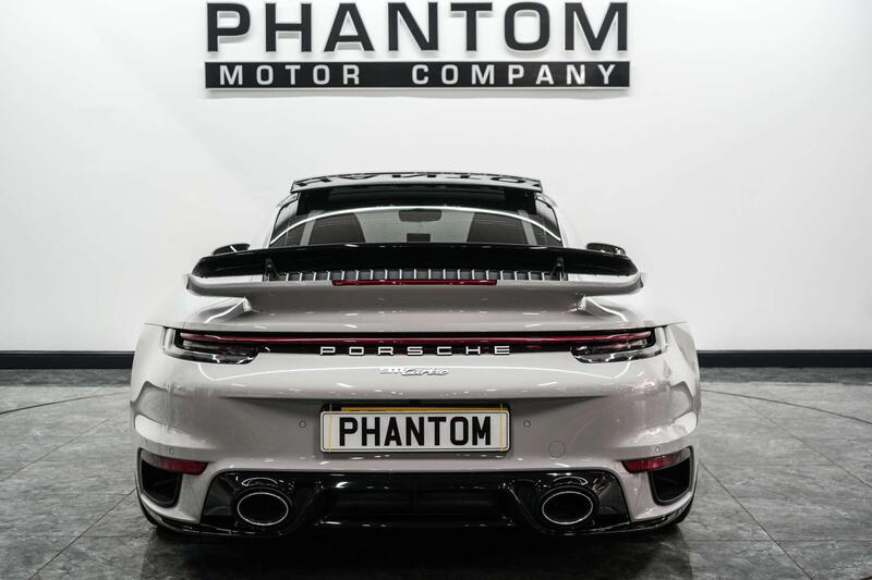 Porsche 911 view 4
