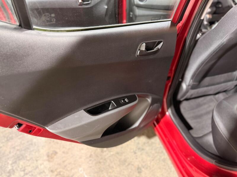 2017 Hyundai i10 — photo 16