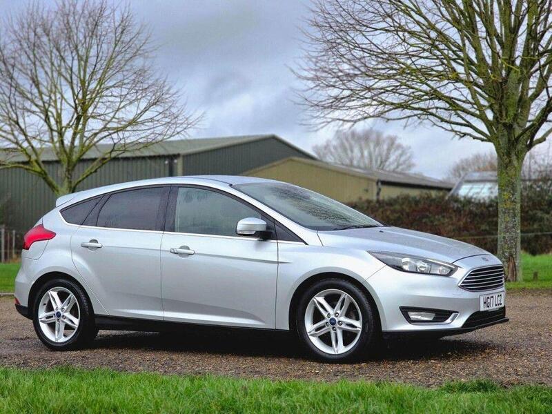 Ford Focus view 2