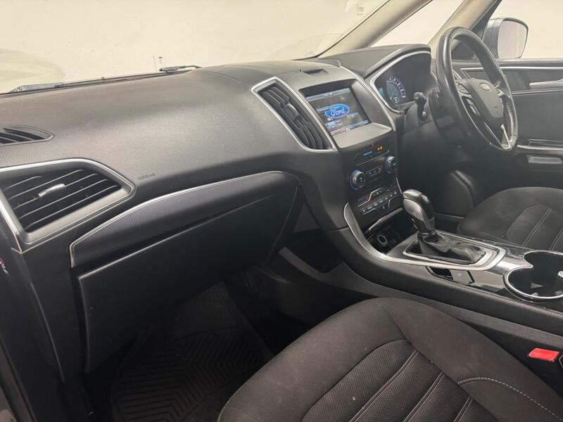 Ford Galaxy view 7