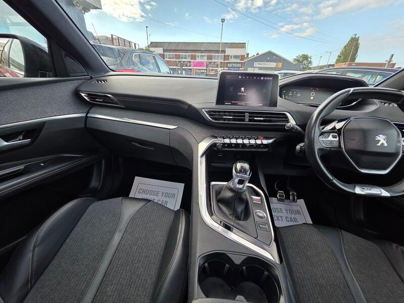 Peugeot 3008 view 3