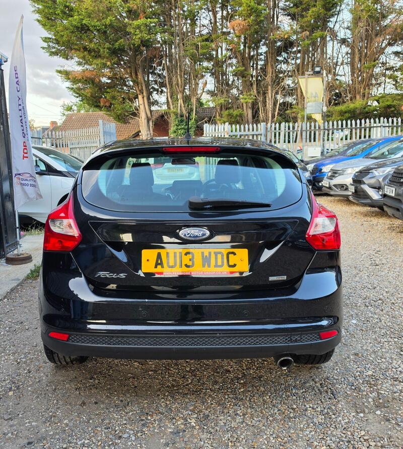 Ford Focus 1.6T EcoBoost Titanium X Euro 5 (s/s) 5dr thumbnail 5