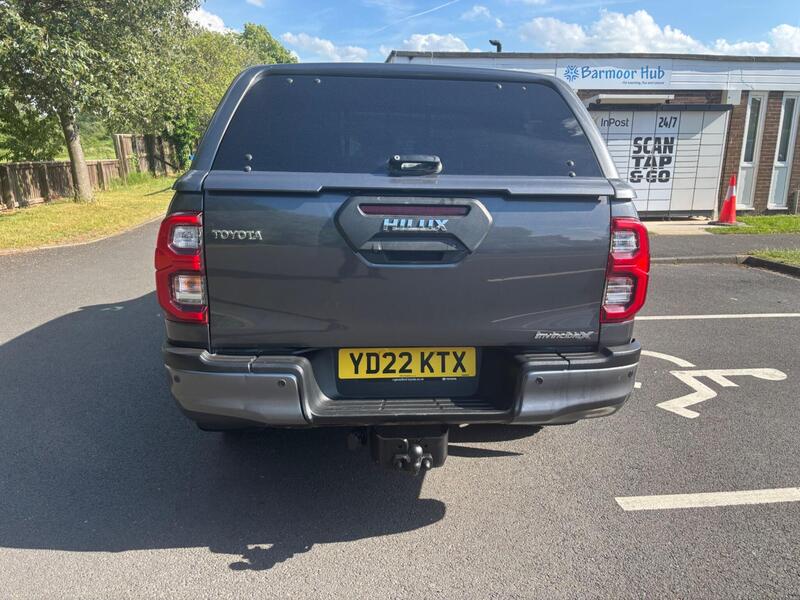 Toyota Hilux view 6