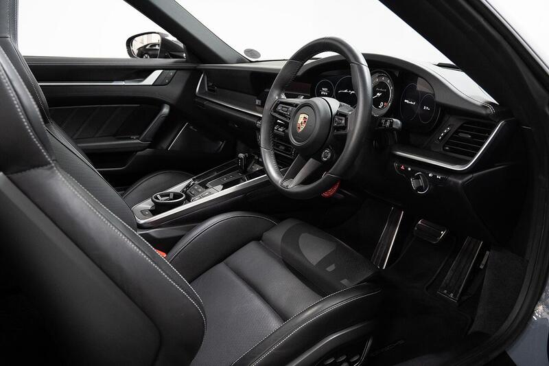 Porsche 911 view 3