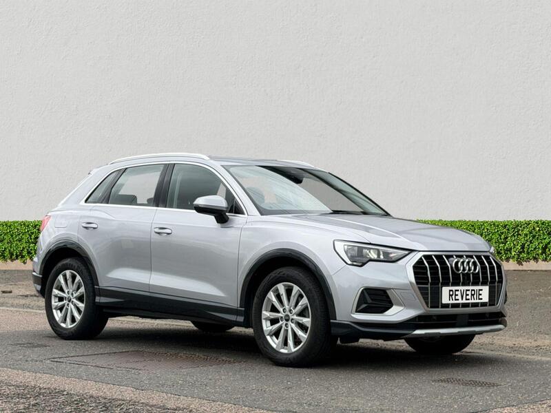 Audi Q3 main image