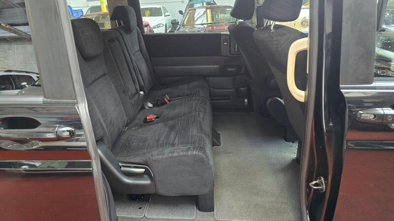 Honda Stepwagon view 6