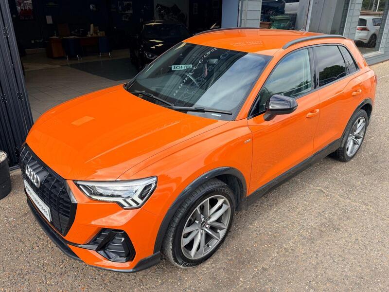 Audi Q3 view 7