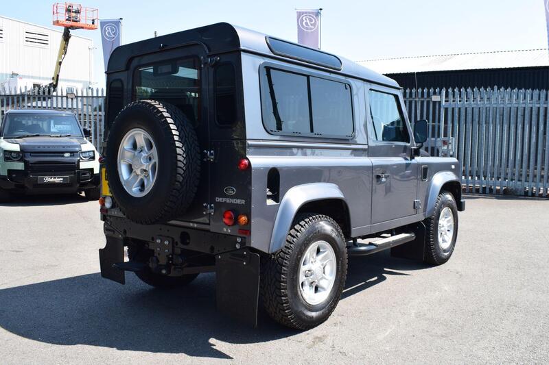 Land Rover Defender view 5