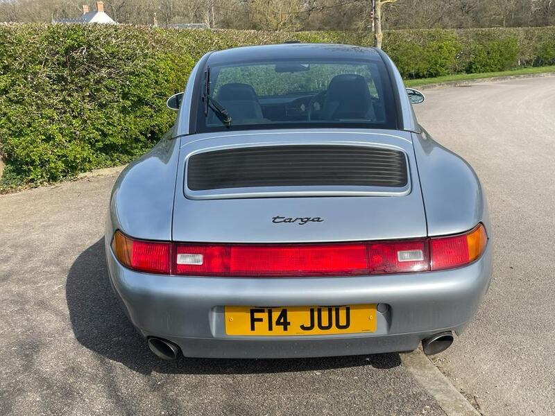 Porsche 911 view 6