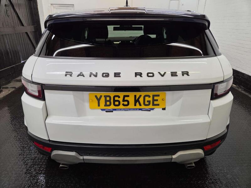 Land Rover Range Rover Evoque view 5